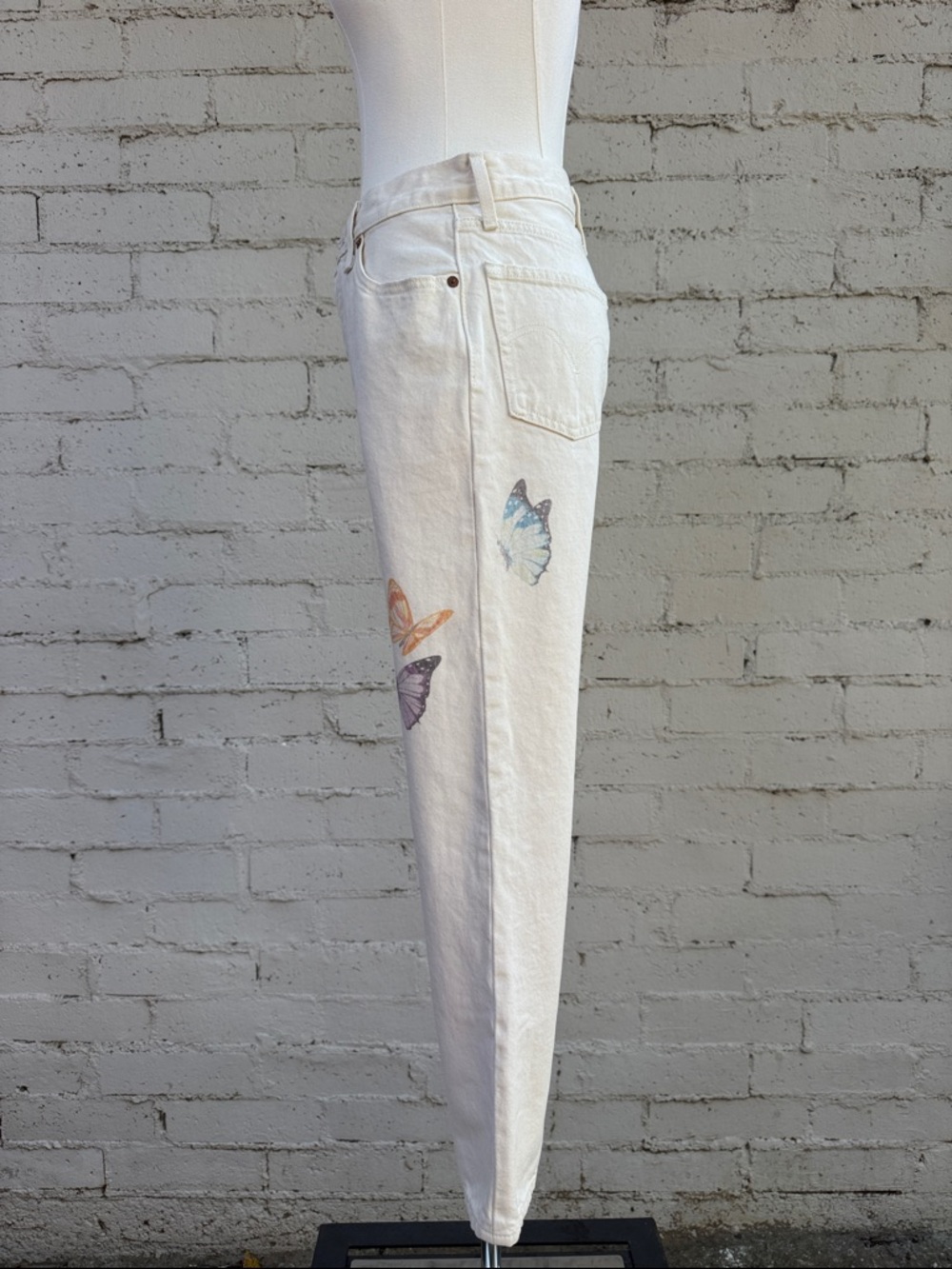 Levi's 501 Original Cropped Jeans Butterfly Print Size 25 - Picture 7 of 14